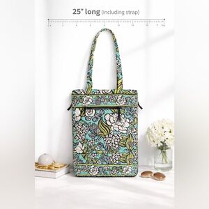 ✨BOGO 1/2 ✨ 25” Vera Bradley laptop shoulder bag padded island Blooms